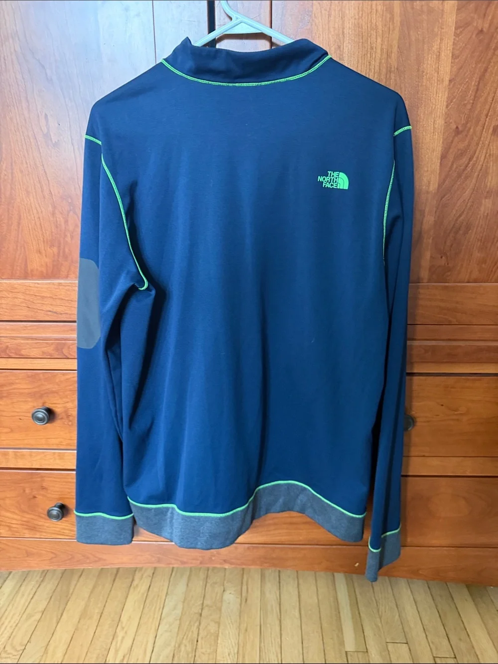 Men’s The North Face navy neon green full zip mountain athletic training jacket